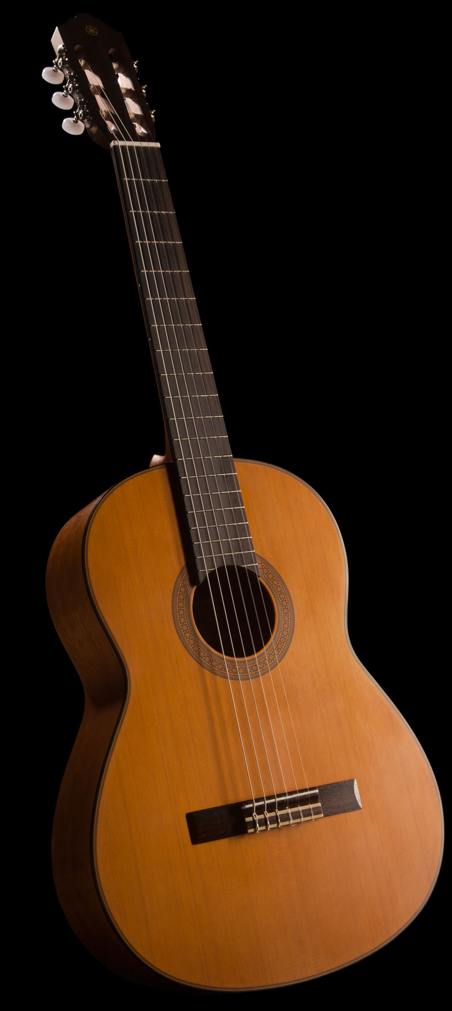 Yamaha CG122MC solid Cedar top classical guitar  In Natural 